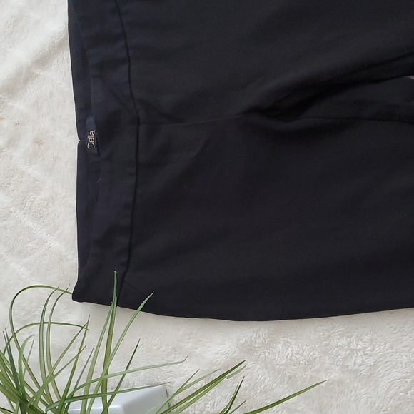 Dress pants - Picture 2 of 3